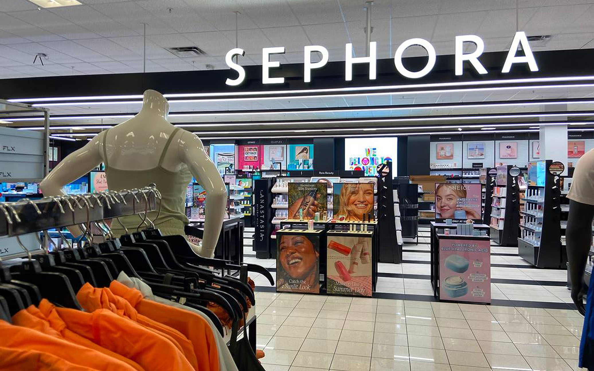 Sephora adota “horas silenciosas” em todas as lojas para garantir uma experiência de compra mais inclusiva